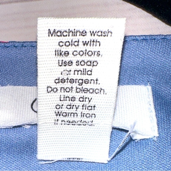 Jopra Floral Surplice Blouse – Size Large
Office Church Dressy Vacation - Picture 6 of 6